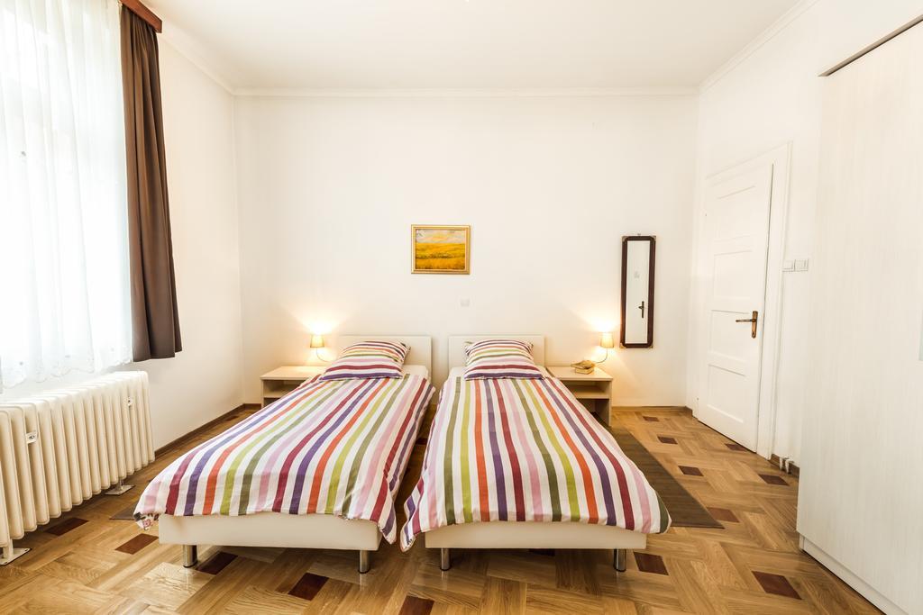 Vila Regina Rooms Karlovac Exterior photo